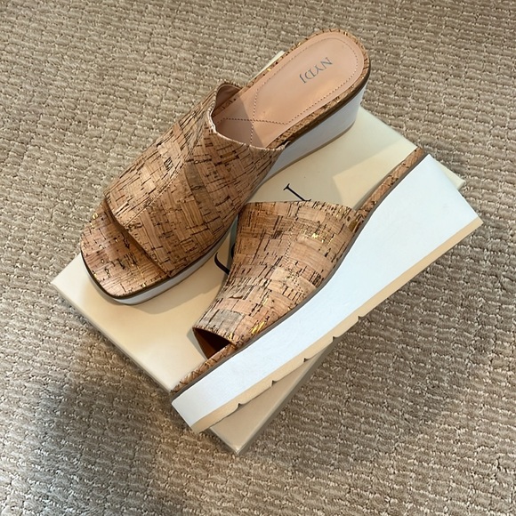 NWOT—NYDJ Cork platform sandals with soft wedge heel—FREE SHIPPING ✈️ new in box - Picture 2 of 7